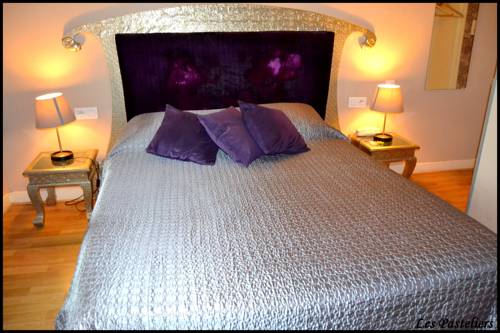 Imagen de la habitación del Hotel Les Pasteliers, Albi. Foto 5