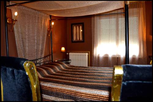 Imagen de la habitación del Hotel Les Pasteliers, Albi. Foto 15