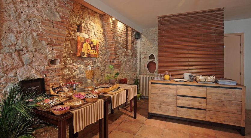 Imagen del bar/restaurante del Hotel Les Pasteliers, Lavaur. Foto 5