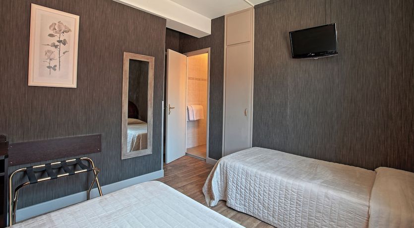 Imagen de la habitación del Hotel Les Pasteliers, Lavaur. Foto 16