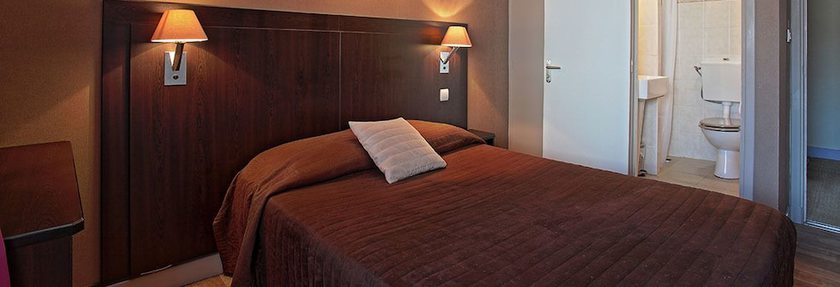 Imagen de la habitación del Hotel Les Pasteliers, Lavaur. Foto 19