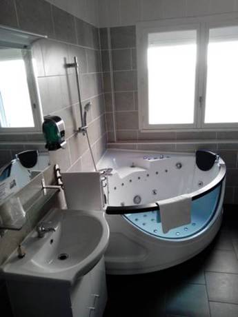 Imagen de la habitación del Hotel Les Pelouses. Foto 2