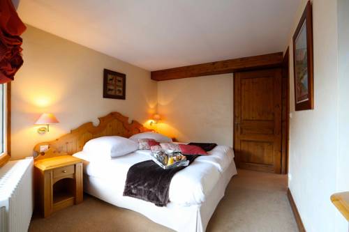 Imagen de la habitación del Hotel Les Peupliers. Foto 6