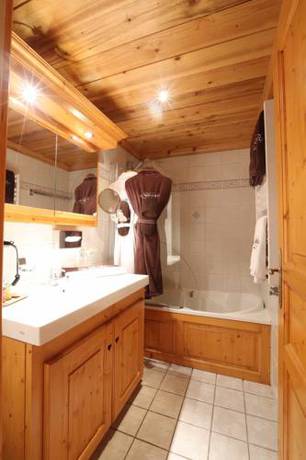 Imagen de la habitación del Hotel Les Peupliers. Foto 13