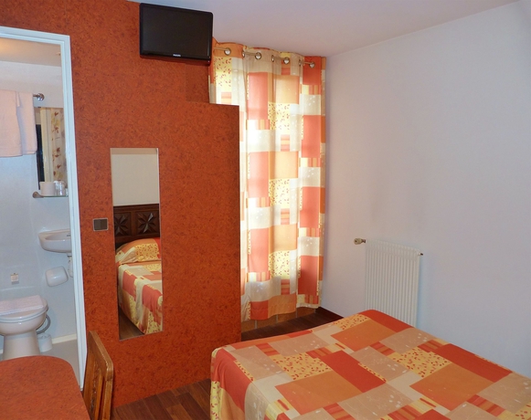 Imagen de la habitación del Hotel Les Peyri&egrave;res. Foto 12