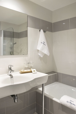 Imagen de la habitación del Hotel Les Peyri&egrave;res. Foto 13