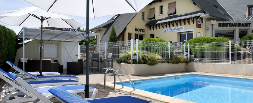 Imagen de la piscina del Hotel Les Peyri&egrave;res. Foto 18