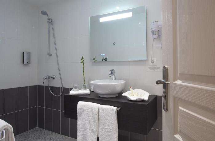 Imagen general del Hotel Les Pierres Dorées. Foto 5