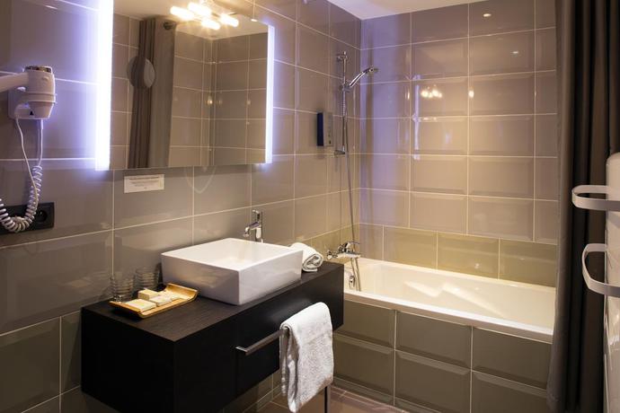 Imagen general del Hotel Les Pierres Dorées. Foto 9