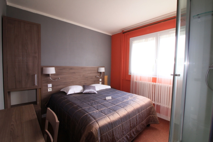 Imagen de la habitación del Hotel Les Pieux. Foto 7