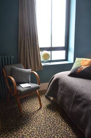 Imagen de la habitación del Hotel Les Pilotes. Foto 3