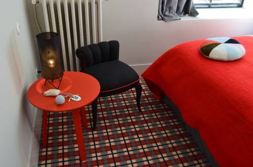 Imagen de la habitación del Hotel Les Pilotes. Foto 10