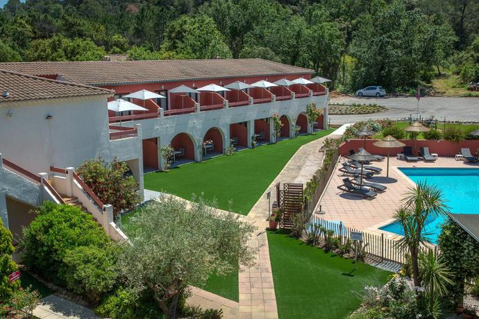 Imagen general del Hotel Les Pins Blancs En Provence. Foto 12