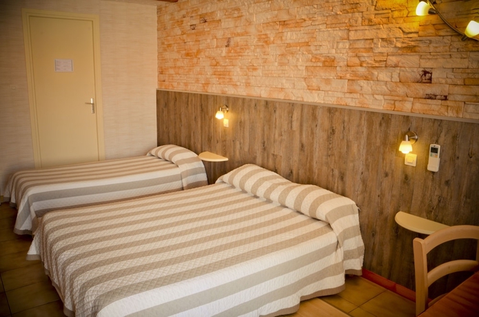Imagen de la habitación del Hotel Les Pins. Foto 3