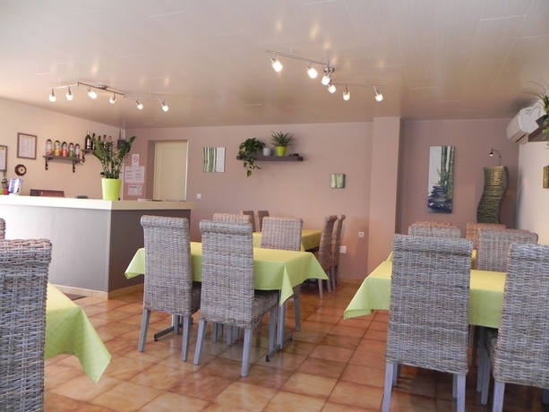 Imagen de los interiores del Hotel Les Pins. Foto 16
