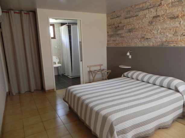 Imagen de la habitación del Hotel Les Pins. Foto 8