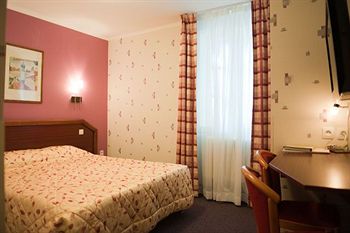 Imagen de la habitación del Hotel Les Platanes. Foto 4