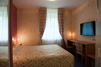 Imagen de la habitación del Hotel Les Platanes. Foto 11