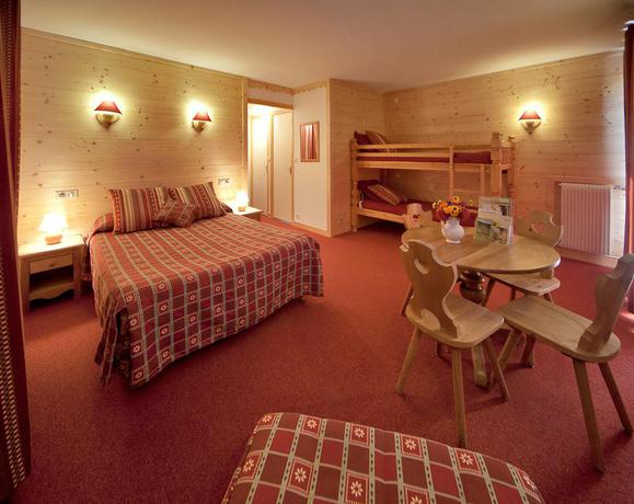 Imagen de la habitación del Hotel Les Playes. Foto 6