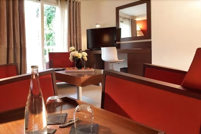 Imagen de la habitación del Hotel Les Pl&eacute;iades - Spa - Restaurant. Foto 12