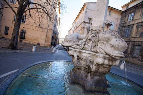 Imagen general del Hotel Les Quatre Dauphins. Foto 2