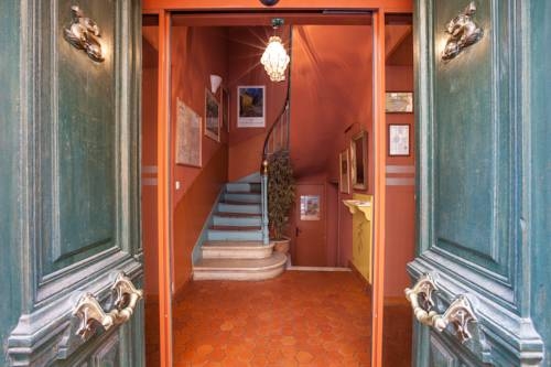 Imagen general del Hotel Les Quatre Dauphins. Foto 5