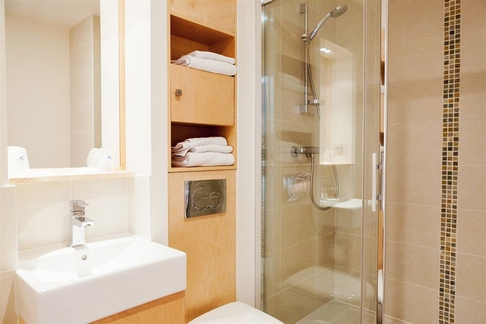 Imagen de la habitación del Hotel Les R&eacute;sidences d'Armor. Foto 6