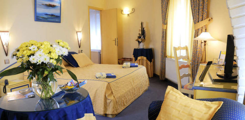 Imagen de la habitación del Hotel Les Reflets Jaunes. Foto 7