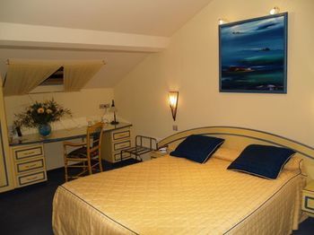 Imagen del bar/restaurante del Hotel Les Reflets Jaunes. Foto 3