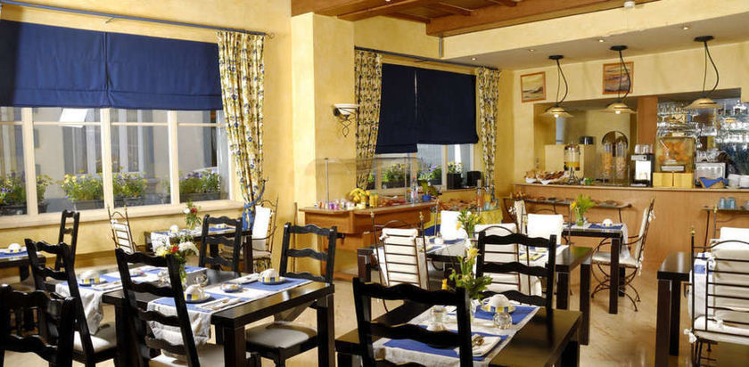 Imagen de la habitación del Hotel Les Reflets Jaunes. Foto 11