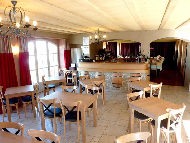 Imagen del bar/restaurante del Hotel Les Remparts, Salers. Foto 3