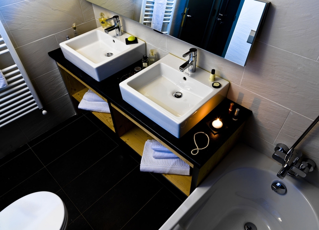 Imagen de la habitación del Hotel Les Rhodos. Foto 6