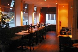 Imagen del bar/restaurante del Hotel Les Rhodos, Morzine. Foto 2
