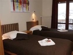 Imagen de la habitación del Hotel Les Rhodos, Morzine. Foto 3