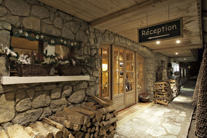 Imagen de los interiores del Hotel Les Roches Fleuries. Foto 19