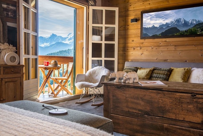 Imagen de la habitación del Hotel Les Roches Fleuries. Foto 14