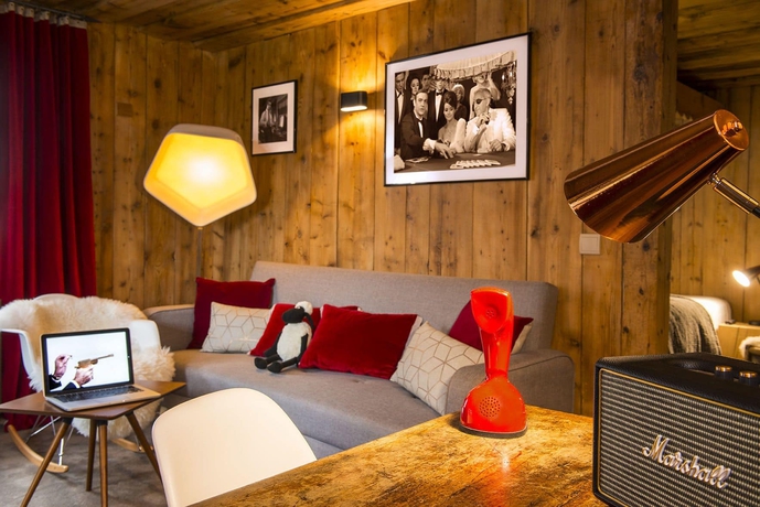 Imagen de la habitación del Hotel Les Roches Fleuries. Foto 18