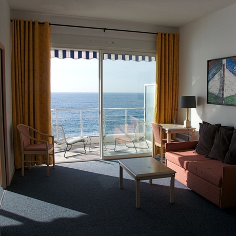 Imagen de los interiores del Hotel Les Roches Rouges, A Beaumier. Foto 12