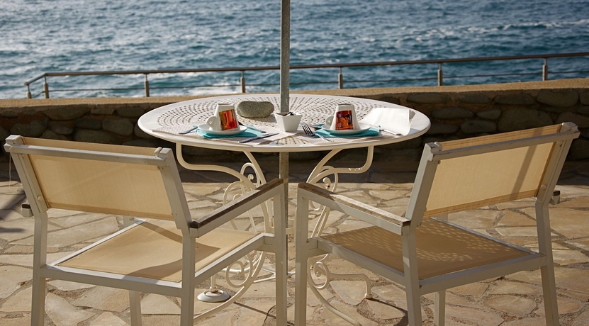 Imagen del bar/restaurante del Hotel Les Roches Rouges, A Beaumier. Foto 5