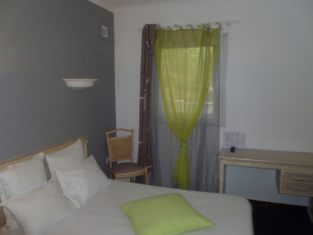 Imagen de la habitación del Hotel Les Roches Rouges, A Beaumier. Foto 8