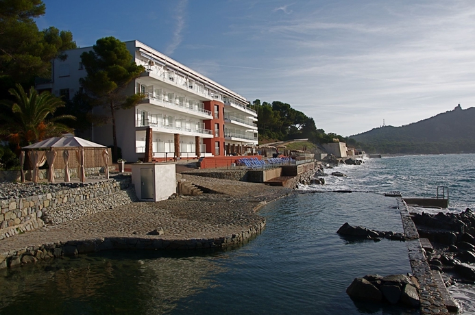 Imagen general del Hotel Les Roches Rouges, A Beaumier. Foto 4