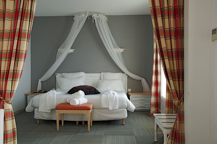 Imagen de la habitación del Hotel Les Roches Rouges, A Beaumier. Foto 10