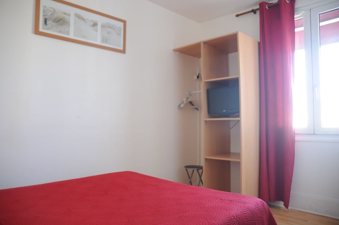Imagen de la habitación del Hotel Les Rosiers. Foto 12