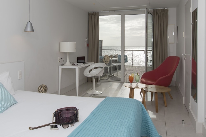 Imagen de la habitación del Hotel Les Sables Blancs. Foto 6