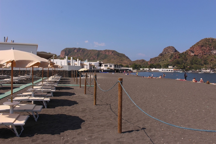 Imagen de los exteriores del Hotel Les Sables Noirs and Spa. Foto 14