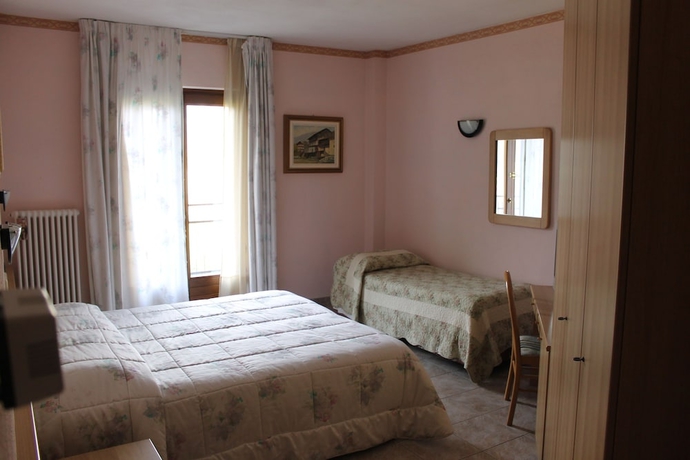 Imagen de la habitación del Hotel Les Saisons, Saint Vincent. Foto 7