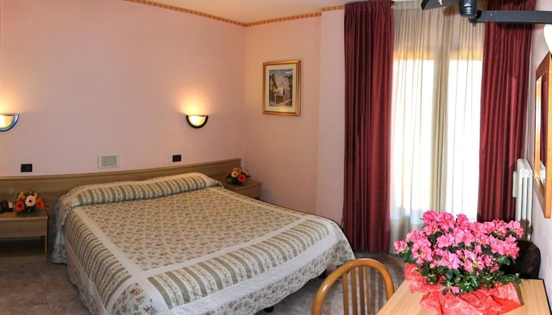 Imagen de la habitación del Hotel Les Saisons, Saint Vincent. Foto 13