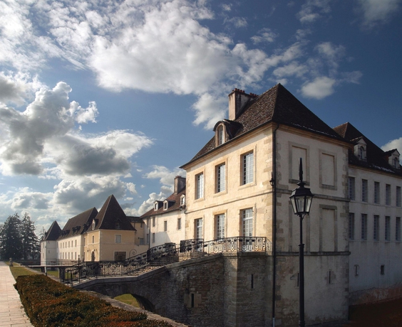 Imagen de los exteriores del Hotel Les Sources de Vougeot. Foto 6