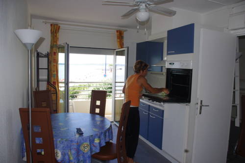 Imagen de la habitación del Hotel Les Stoechades. Foto 2