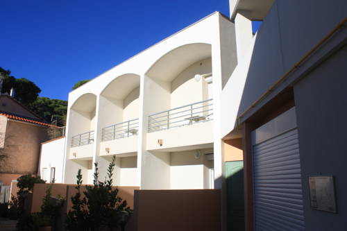 Imagen de la habitación del Hotel Les Stoechades. Foto 9